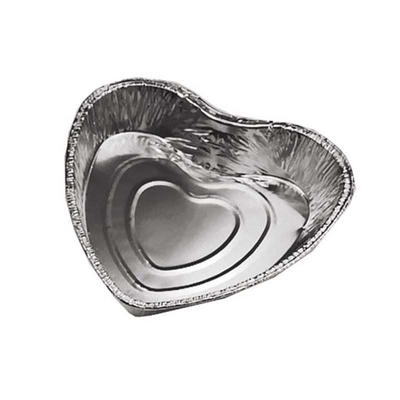 Heart shaped aluminum foil cake pans